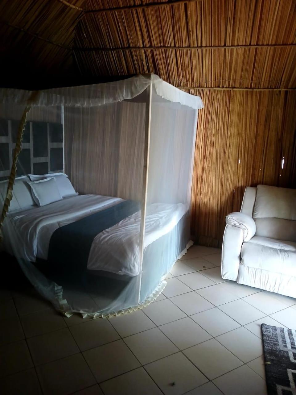 Ches Bay Resort Nangina Экстерьер фото