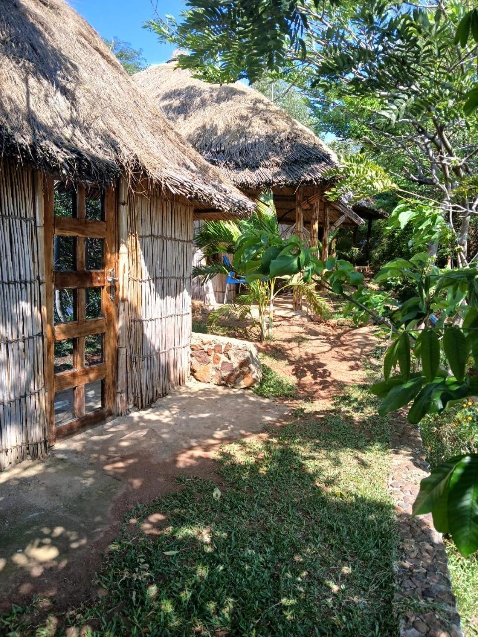 Ches Bay Resort Nangina Экстерьер фото